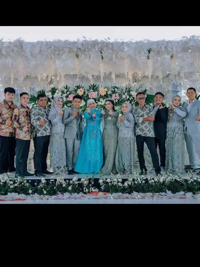 6 Potret Ikke Nurjanah Manggung di Acara Hajatan Pernikahan, Tampil Sederhana