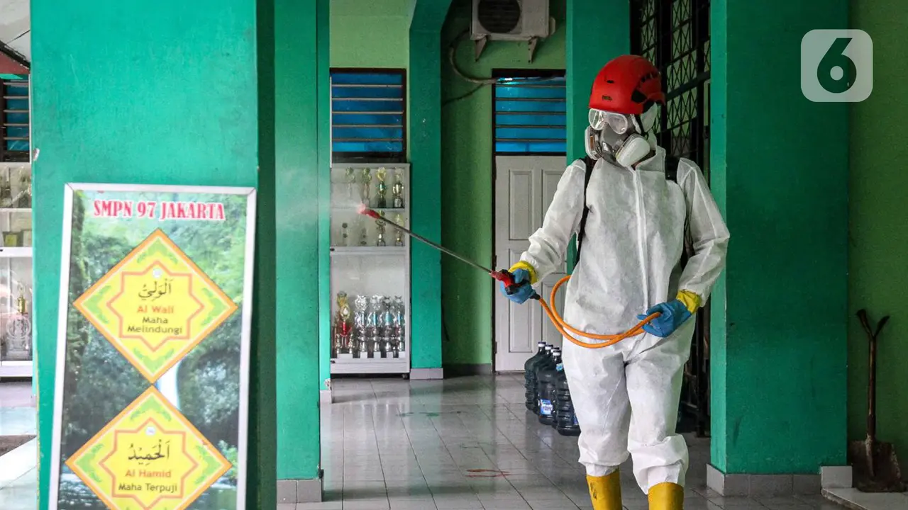 FOTO: Antisipasi Penyebaran Varian Omicron di Sekolah