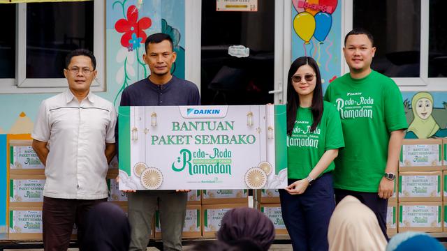 Bertepatan dengan Ramadan, lebih dari 1.000 paket sembako disalurkan melalui salah satu agenda inisiatif sosial tahunan, Roda-Roda Ramadan.