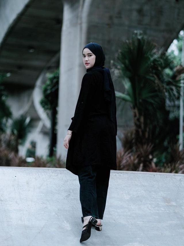 7 Pemotretan Uty Bonita Eks JKT48 dengan Berbagai Tema Ini Menawan