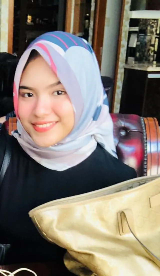 6 Potret lawas Zahwa Nadhira menantu Mahfud MD, pendidikannya mentereng