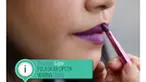 Inspirasi tampil beda di akhir pekan dengan pulasan lipstik warna ungu.