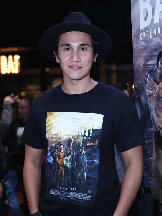 Selain Vino G Bastian, film Bangkit juga dibintangi oleh Acha Septriasa, Deva Mahendra, Dony Damara, Ferry Salim dan masih banyak lagi. (Nurwahyunan/Bintang.com)