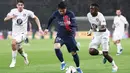 PSG sudah berhasil membuka keunggulan ketika laga baru berjalan tiga menit lewat sontekan bintang asal Korea Selatan, Lee Kang-in meneruskan umpan tarik yang dikirim Ousmane Dembele. (AFP/Franck Fife)