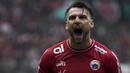 Striker Persija Jakarta, Marko Simic, merayakan gol yang dicetaknya ke gawang Barito Putera pada laga Liga 1 di Stadion Patriot, Jawa Barat, Selasa (30/10). Persija menang 3-0 atas Barito. (Bola.com/Vitalis Yogi Trisna)