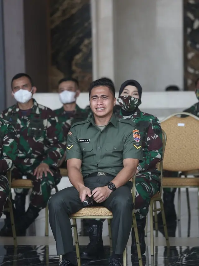 7 Momen Haru Sidang Aprilia Manganang Resmi Jadi Pria, Dapat Identitas Baru