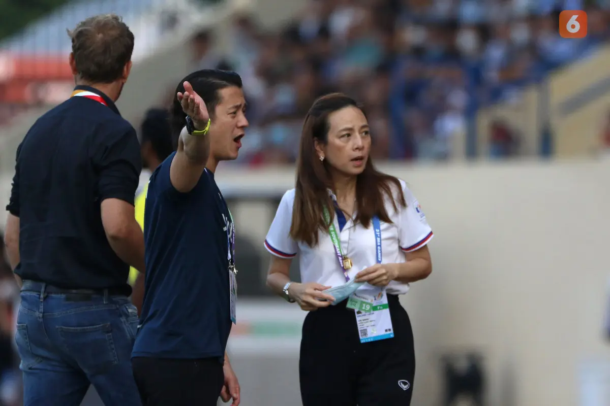 Foto: Madam Pang, Sosok Manajer Cantik dan Kharismatik Timnas Thailand yang Dua Kali Buyarkan Mimpi Timnas Indonesia