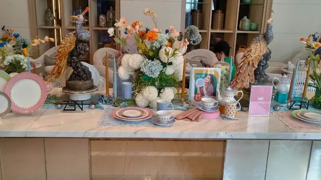 Nagita Slavina Suka Koleksi Peralatan Makan Beraneka Warna: Kebanyakan Buat Dipajang Bukan Dipakai.  (Liputan6.com/Henry)