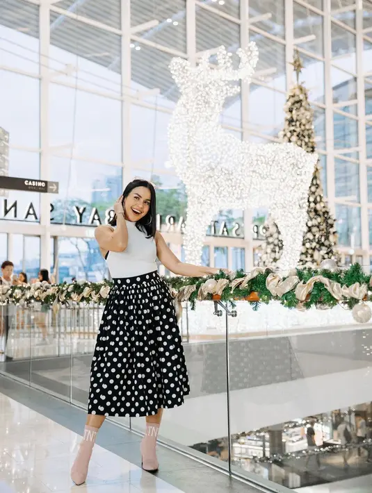 "Jadi kadang-kadang gue gedek kalau orang kayak cuek nggak percaya," kata Melaney Ricardo saat ditemui di kawasan Kapten Tendean, Jakarta Selatan, Jumat (27/11/2020). (Instagram/melaney_ricardo)