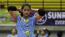 Pevoli Bandung BJB Pakuan, Wintang Dyah, saat menghadapi tim Putri Jakarta BNI 46 dalam ajang Proliga 2019 di GOR Among Rogo, Yogyakarta, Sabtu (23/12). BNI 46 menang 3-1 atas BJB. (Bola.com/Yoppy Renato)