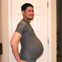 Thomas Beatie merupakan pria yang pertama kali mengandung. | via: intouchweekly.com