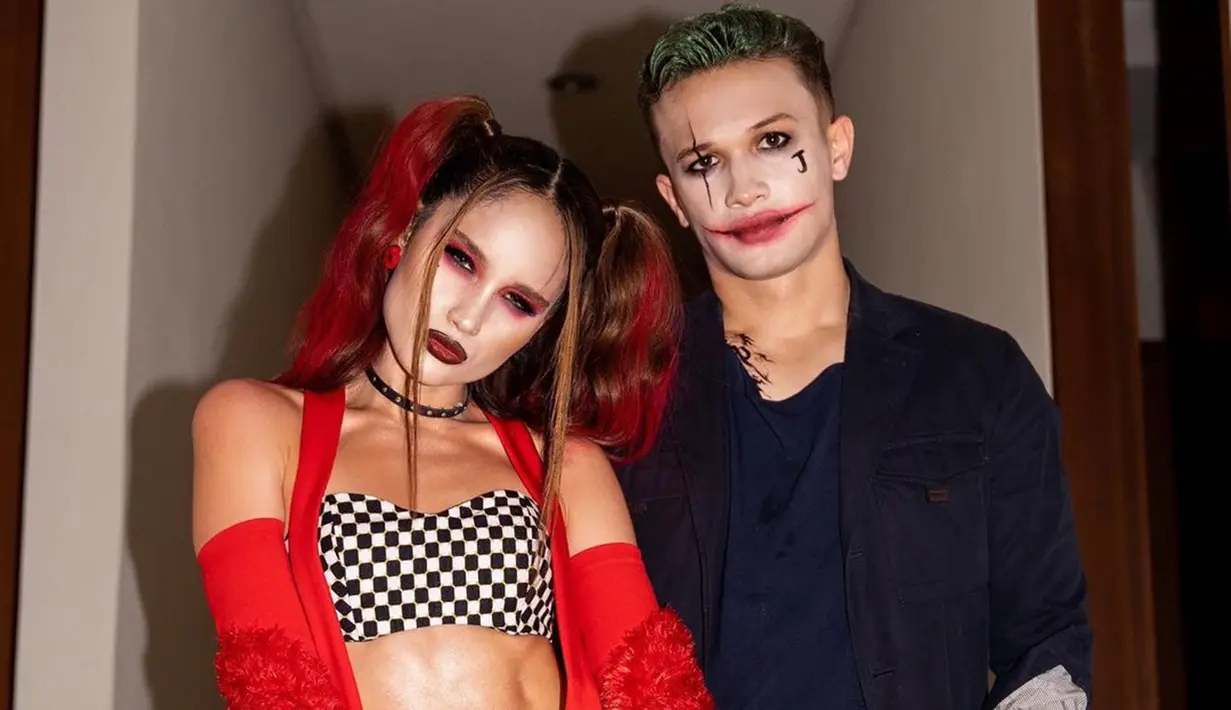 Bukannya dikomentari soal penampilannya yang memukau saat Halloween, Cinta Laura justru diduga pacaran dengan Arya Vasco. Hal itu lantaran mereka memperlihatkan pose mesra layaknya pasangan. (Liputan6.com/IG/@claurakiehl)