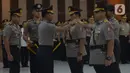Kapolri Jenderal Polisi Idham Azis melepas tanda jabatan kepada pejabat lama Komjen Pol Ari Dono Sukmanto  saat sertijab Wakil Kepala Polri di Mabes Polri Jakarta, Selasa (7/1/2020). Kapolri melantik Komjen Pol Gatot Eddy Pramono sebagai Wakapolri menggantikan Ari Dono. (merdeka.com/Imam Buhori)