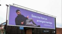 Tolak Dijodohkan, Pria Ini Iklankan Dirinya Sendiri di Reklame Demi Cari Istri. (Sumber: Independent UK)