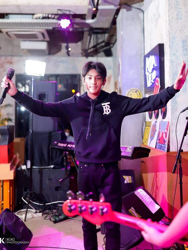 Punya Suara Merdu, Ini 6 Potret Anak Vokalis Band yang Ikuti Jejak Sang Ayah