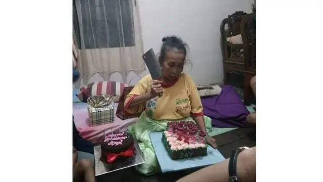 6 Kelakuan Kocak Emak-Emak Saat Emosi Ini Bikin Nyengir