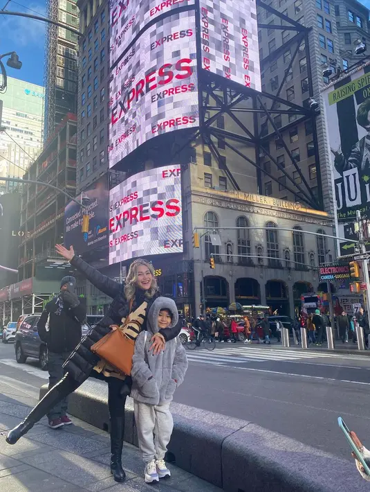 Ayu Ting Ting dan Bilqis Liburan di Amerika (Instagram/ayutingting92)