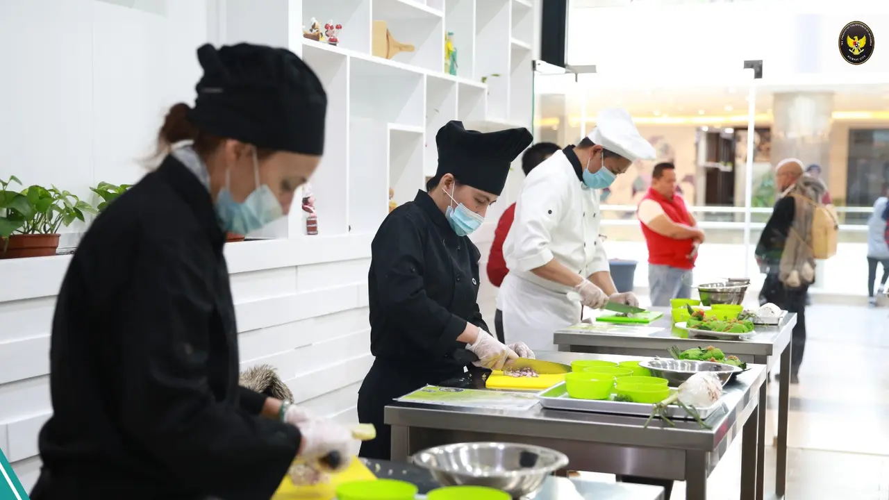 Hidangan khas Indonesia memukau peserta ASEAN Cook Festival 2021. (Dok KBRI Kuwait City)