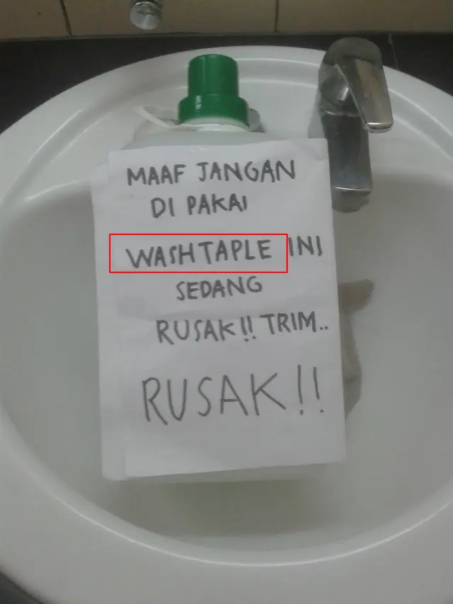 7 Potret Pemberitahuan Kalau Sedang Rusak Ini Malah Bikin Geleng Kepala