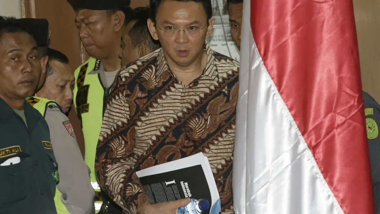 [Bintang] Pengacara Ahok Perkirakan Sidang Tahap Tiga Awal Tahun Depan