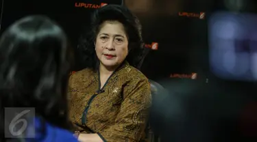 Menteri Kesehatan (Menkes), Nila F Moeloek saat melakukan wawancara khusus dengan tim Liputan6.com di kantor Kementerian Kesehatan, Jakarta, Selasa (30/6/2015). (Liputan6.com/Faizal Fanani)