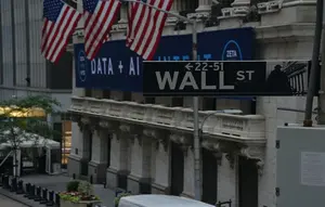 Wall Street Bervariasi di Tengah Lonjakan Imbal Hasil Obligasi AS