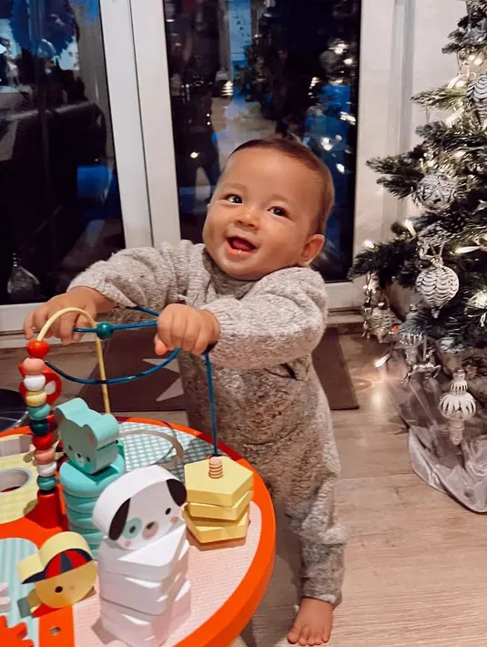 Jennifer Bachdim Natalan pulang kampung (Instagram/jenniferbachdim)