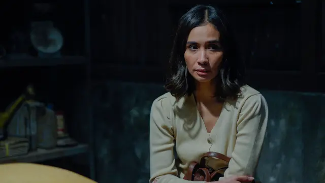 Marsha Timothy sebagai Tengkorak Putih dalam film Kembang Api. (Foto: Dok. Falcon Pictures)