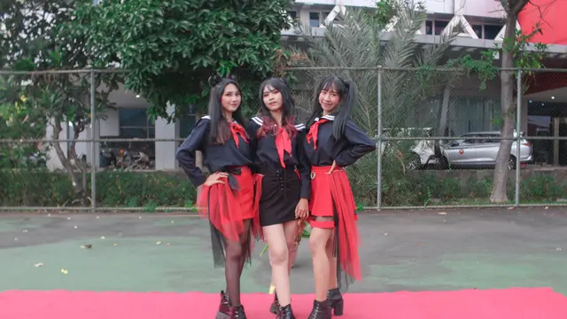 Kelompok tari 3BDC yang diperkuat Rizky Amanda Suci, Nurul Alfiaturrahmah, dan Siti Nur Aisyah. (Foto: Dok. Tim 3BDC)