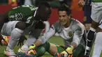 Pada laga antara Atletico Nacional Vs Rosario Central di ajang Copa Libertadores mengejutkan banyak pihak dengan 4 kartu merah yang dikeluarkan sang wasit dalam 11 menit.
