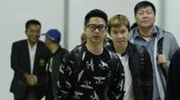 Pasangan ganda putra Indonesia, Kevin Sanjaya dan Marcus Gideon saat tiba di Bandara Soekarno Hatta, Senin (18/12/17). Kevin-Marcus berhasil menjuarai Dubai Super Series 2017. (Bola.com/M Iqbal Ichsan)