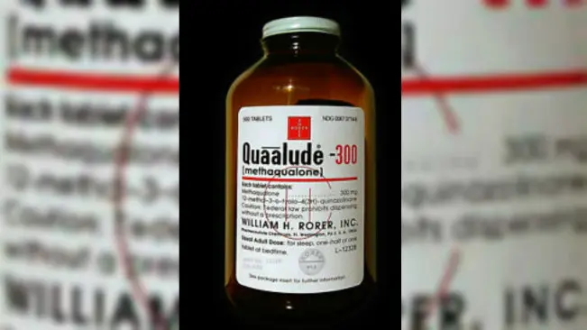 Replika botol obat Quaaludes yang dulu dipakai mengatasi insomnia. (Sumber eBay)