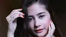 Nama Prilly Latuconsina kini memang tengah melambung, sudah terkenal dengan sinetron ‘Ganteng-ganteng Serigala’, kini dirinya akan bermain film layar lebar. Pada tahun 2016 ini memang Prilly akan fokus dunia seni peran. (Galih W. Satria/Bintang.com)