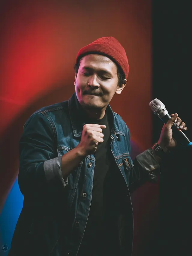 7 Potret Dono Pradana, Host Bondo Wani Majelis Lucu Indonesia yang Sedang Trending