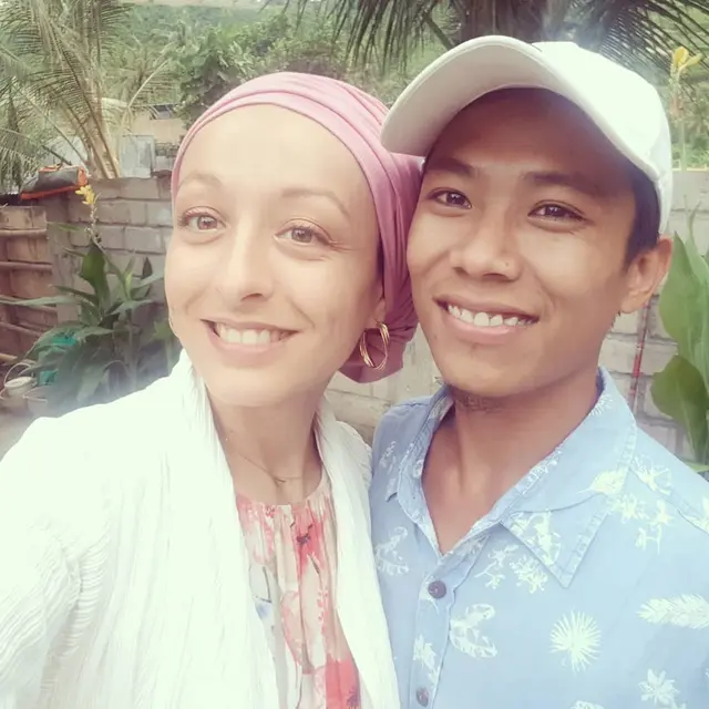 6 Potret Terbaru Pria Lombok dan Istri Bule Asal Prancis, Makin Mesra