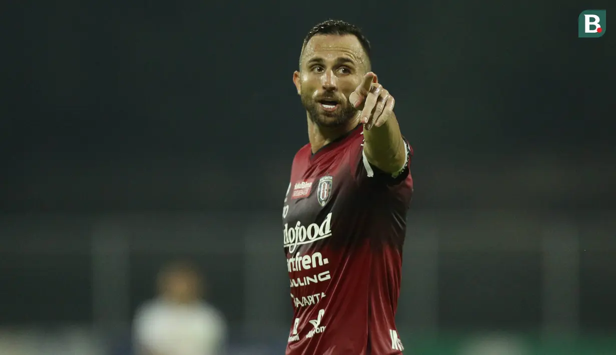 Bali United telah dipastikan juara menyusul hasil imbang Persib Bandung saat melawan Persik Kediri di laga sebelumnya. Hal tersebut membuat raihan poin Spaso dan kolega tak akan lagi bisa dikejar oleh skuat Maung Bandung di pertandingan yang tersisa. (Bola.com/M Iqbal Ichsan)