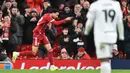 Gol Hugo Ekitike pada menit ke-90+4 menutup keunggulan Liverpool atas Barnsley di putaran ketiga Piala FA Inggris. Tampak dalam foto, striker Liverpool asal Prancis, Hugo Ekitike merayakan golnya saat pertandingan putaran ketiga Piala FA Inggris melawan Barnsley di Stadion Anfield, pada Senin 12 Januari 2026 waktu setempat atau Selasa (13/1/2026) dini hari WIB. (PETER POWELL/AFP)
