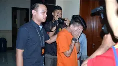 Kuasa hukum meminta pada polisi agar semua artis yang menjajakan diri melalui RA juga diperiksa atau kasus dihentikan saja.