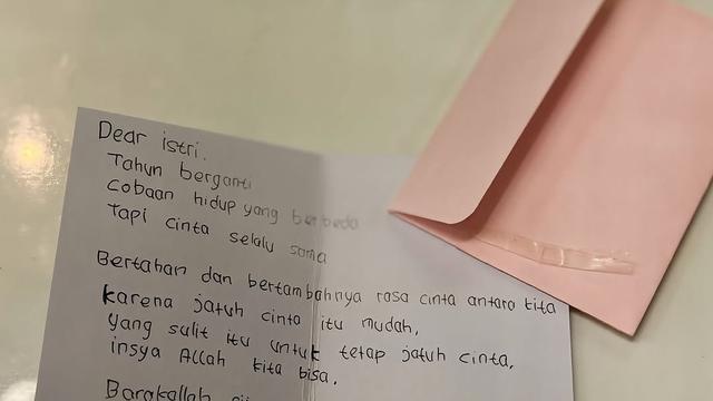 Potret Kejutan Ulang Tahun Fairuz A Rafiq dari Suami dan Anak (credit: instagram/fairuzarafiq)