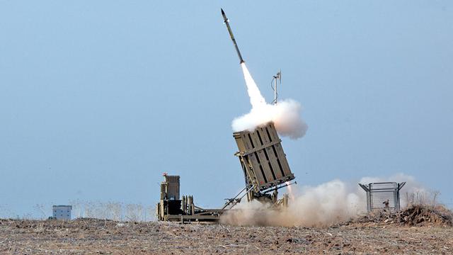 Sistem pertahanan udara dan anti-misil milik Israel, Iron Dome (Wikimedia / Creative Commons)