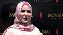 “Saya selalu merasa semua menu tuh beda di Ramadan. Kayak opor di hari biasa sama di Ramadan tuh beda. Kayak bakwan, setiap hari kan ada, tapi di bulan Ramadan itu nikmatnya beda," ujar Angel Lelga. (Deki Prayoga/Bintang.com)