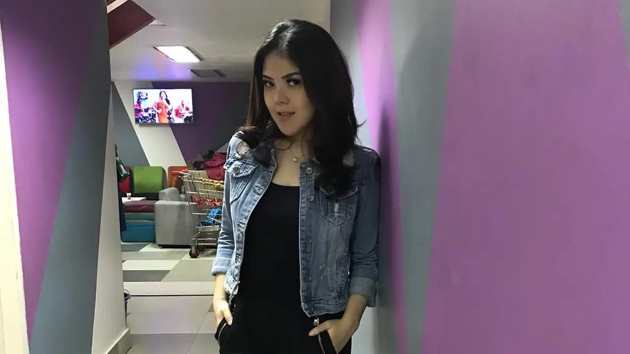 [Bintang] Tina Toon