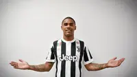 Juventus Resmi Permanenkan Douglas Costa