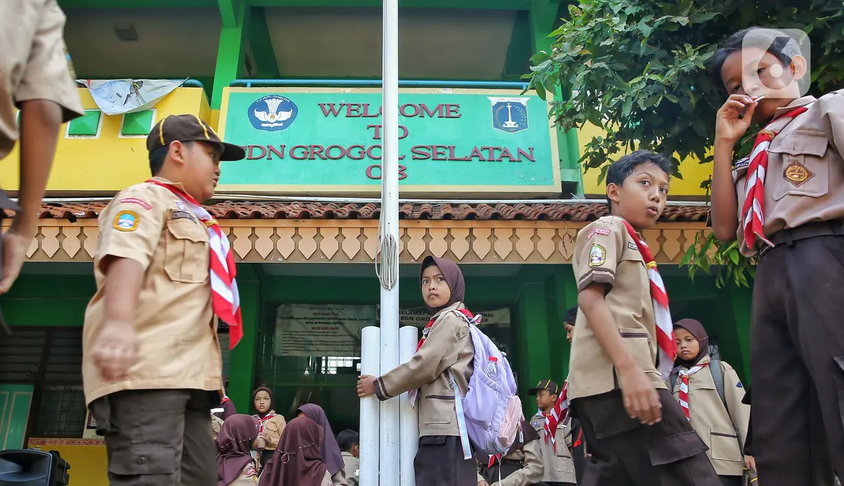 MK meminta sekolah swasta untuk tetap memberikan kesempatan kepada peserta didik di lingkungannya dengan memberikan skema kemudahan pembiayaan tertentu. (Liputan6.com/Angga Yuniar)