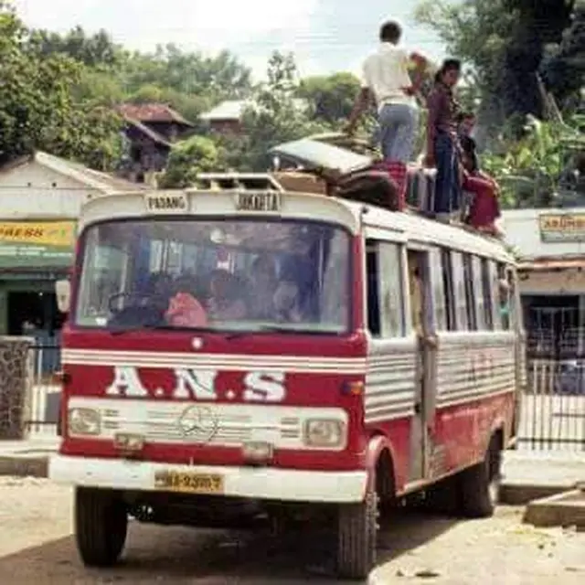 6 Potret Jadul Suasana Mudik Berbagai Moda Transportasi di Indonesia, Bikin Nostalgia.