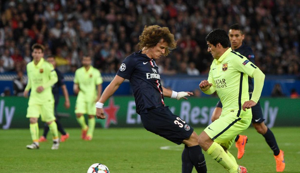 Luis Suarez kembali mempecundangi David Luiz 