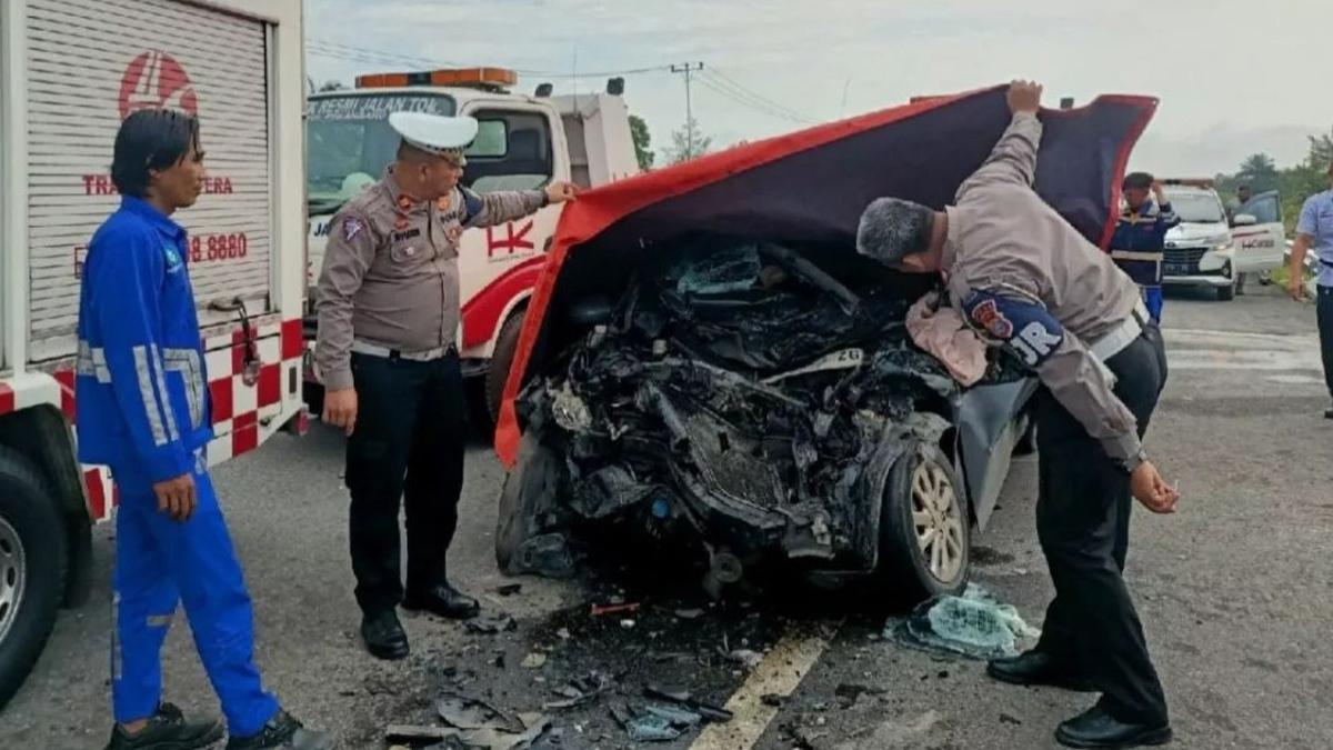 Positif Narkoba, 3 Penumpang Minibus Tewas Akibat Kecelakaan di Tol Pekanbaru Berita Viral Hari Ini Kamis 19 September 2024