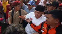 Tiba di Gresik, Hatta Disambut Marching Band Santri
