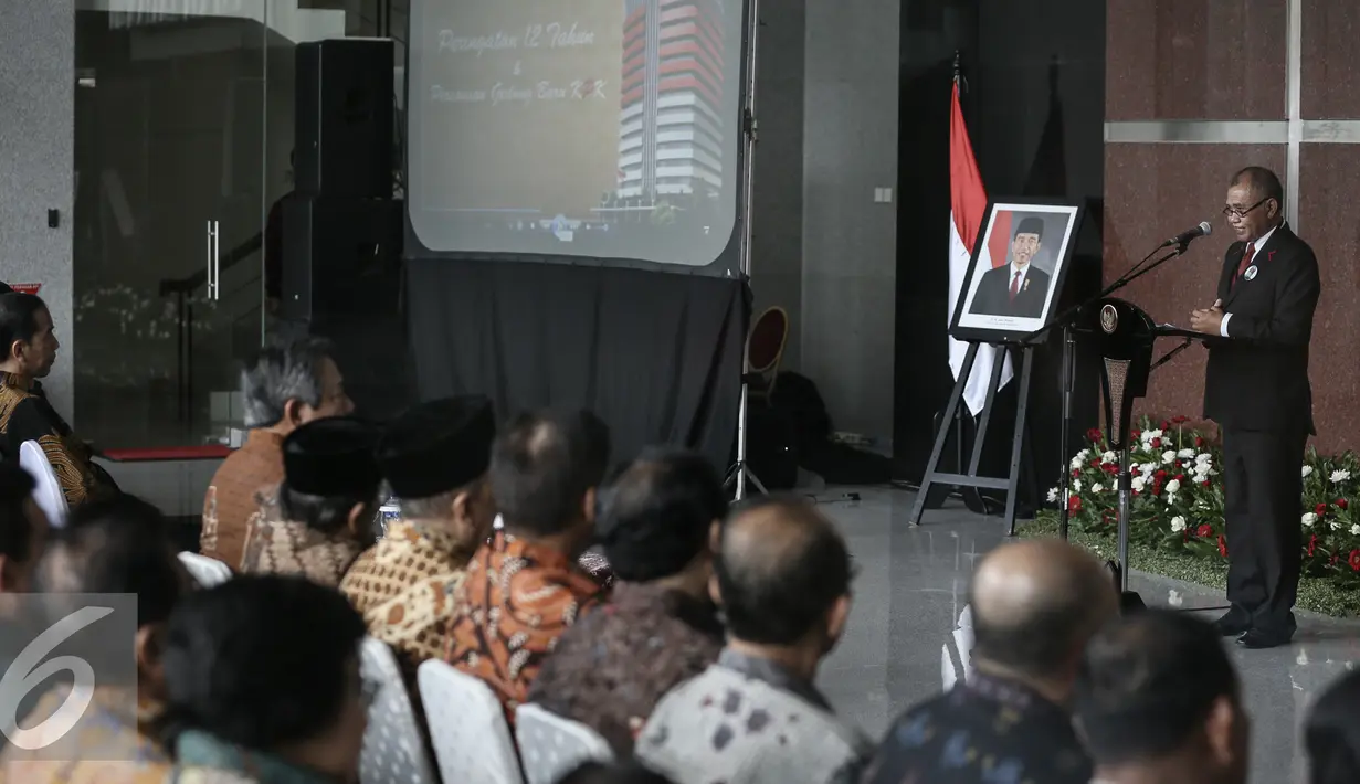 Ketua KPK, Agus Rahardjo memberikan kata sambutan dihadapan Presiden Joko Widodo saat peresmian gedung baru KPK di Jakarta, Selasa (29/12). Penggunaan gedung ini baru bisa digunakan pada Maret mendatang. (Liputan6.com/Faizal Fanani)