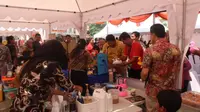 Bazaar Imlek menjadi momen untuk mengangkat potensi usaha kecil menengah atau UMKM yang ada di Kabupataen Bekasi.